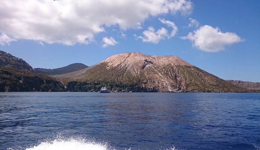 Tour Isole Eolie in giornata - noleggio yacht eolie