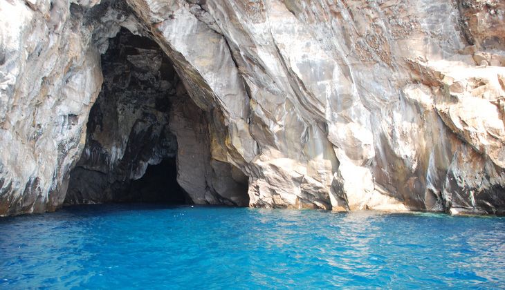 noleggio barca a vela eolie - crociera barca a vela sicilia