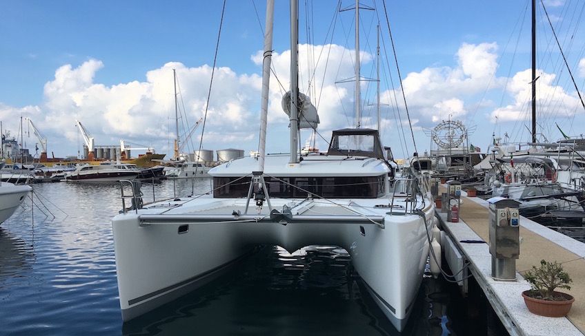 noleggio catamarano isole eolie - vacanze in barca a vela eolie