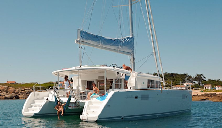 noleggio catamarano isole eolie - vacanze in barca a vela eolie